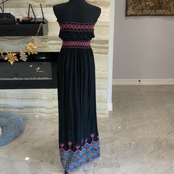 Women’s black Furenty One Strapless Dress - Picture 7 of 9